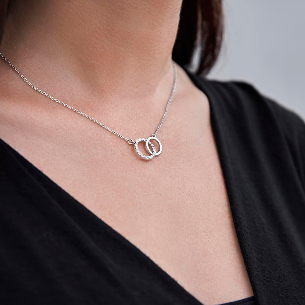 TO MY SISTER BOND PERFECT PAIR NECKLACE