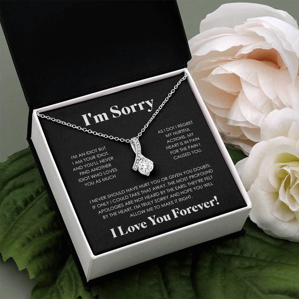 APOLOGIES ALLURING NECKLACE