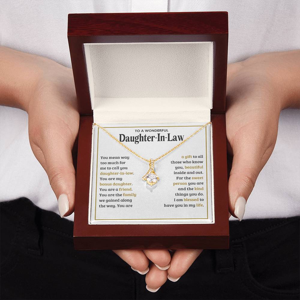 TO MY DAUGHTER IN LAW SWEET PERSON ALLURING BEAUTY NECKLACE GIFT SET
