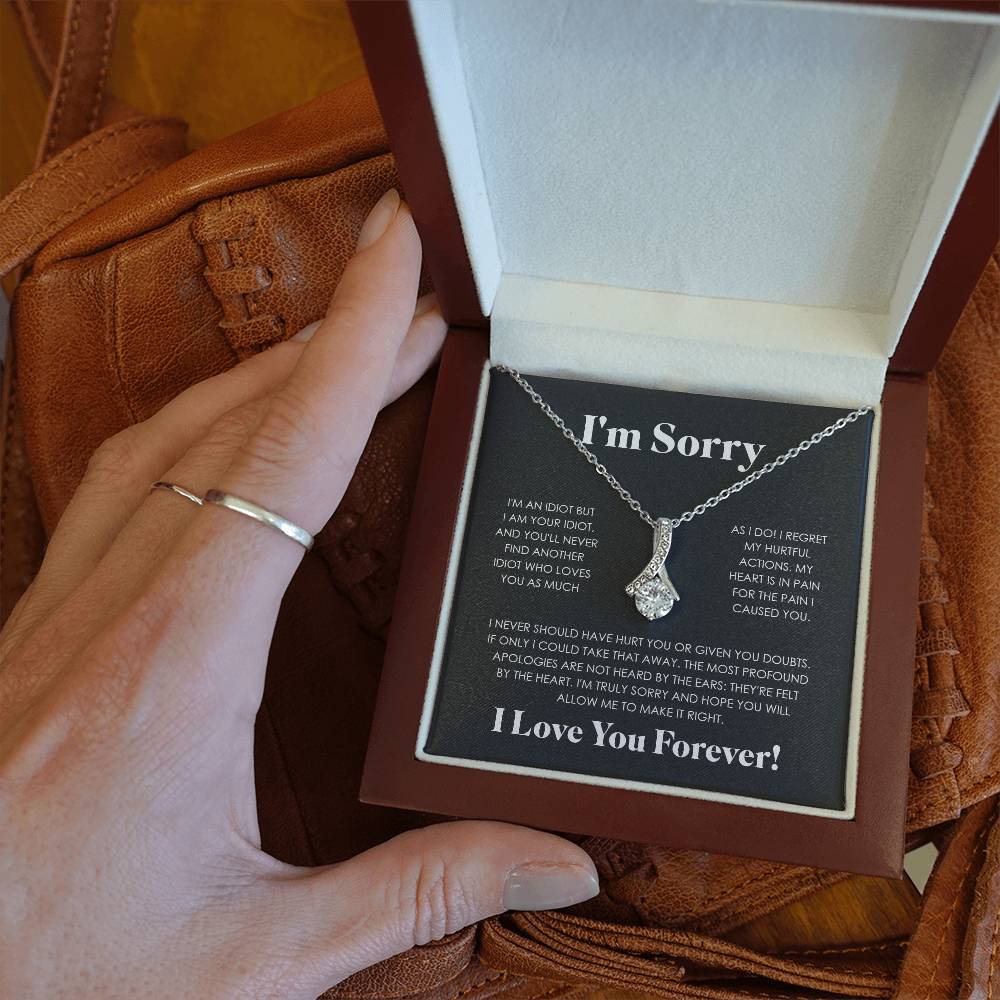 APOLOGIES ALLURING NECKLACE