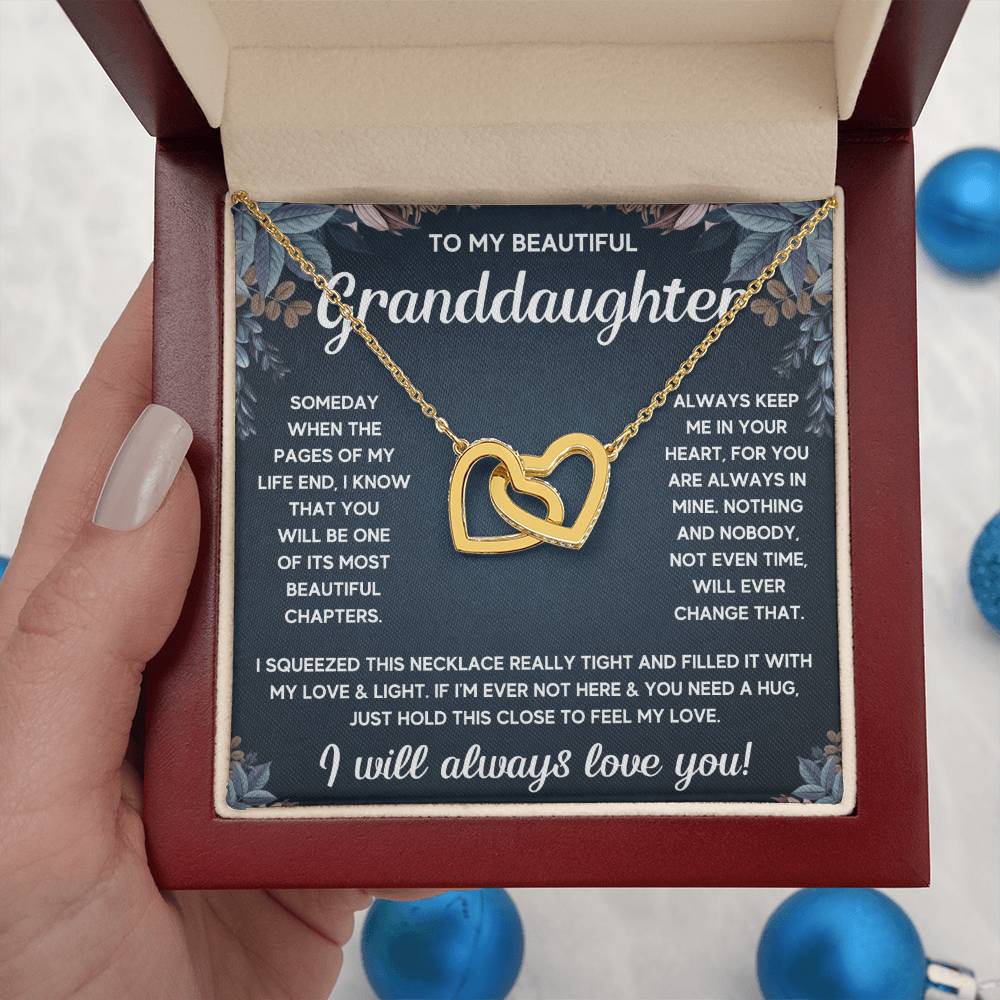 TO MY GRANDDAUGHTER SQUEEZED INTERLOCKING NECKLACE GIFT SET - WHITE & GOLD