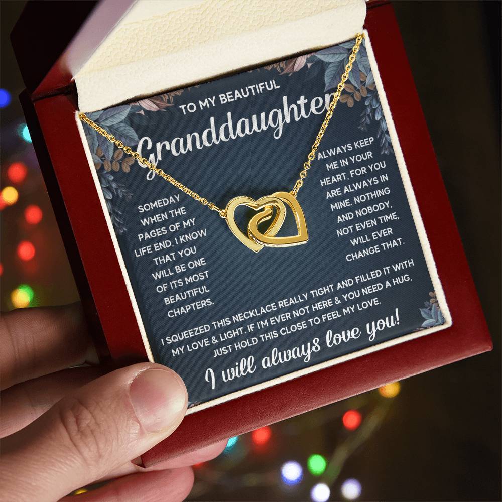 TO MY GRANDDAUGHTER SQUEEZED INTERLOCKING NECKLACE GIFT SET - WHITE & GOLD