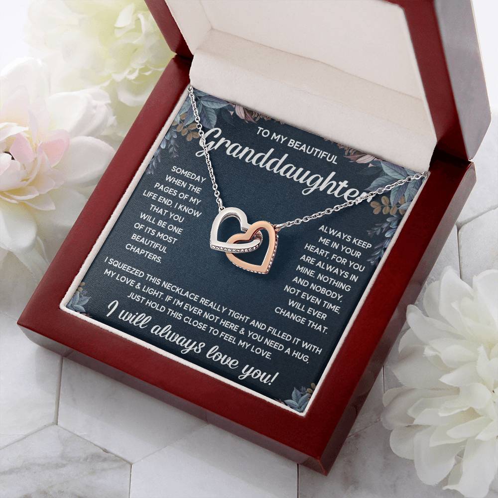 TO MY GRANDDAUGHTER SQUEEZED INTERLOCKING NECKLACE GIFT SET