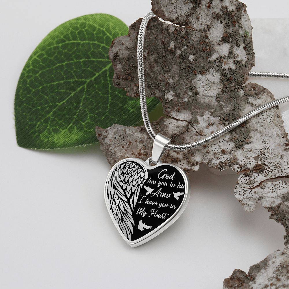 REMEMBRANCE ARMS HEART NECKLACE GIFT SET
