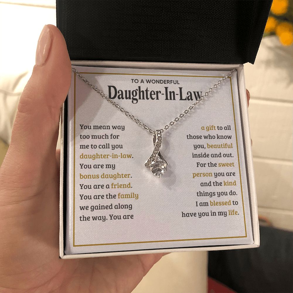 TO MY DAUGHTER IN LAW SWEET PERSON ALLURING BEAUTY NECKLACE GIFT SET