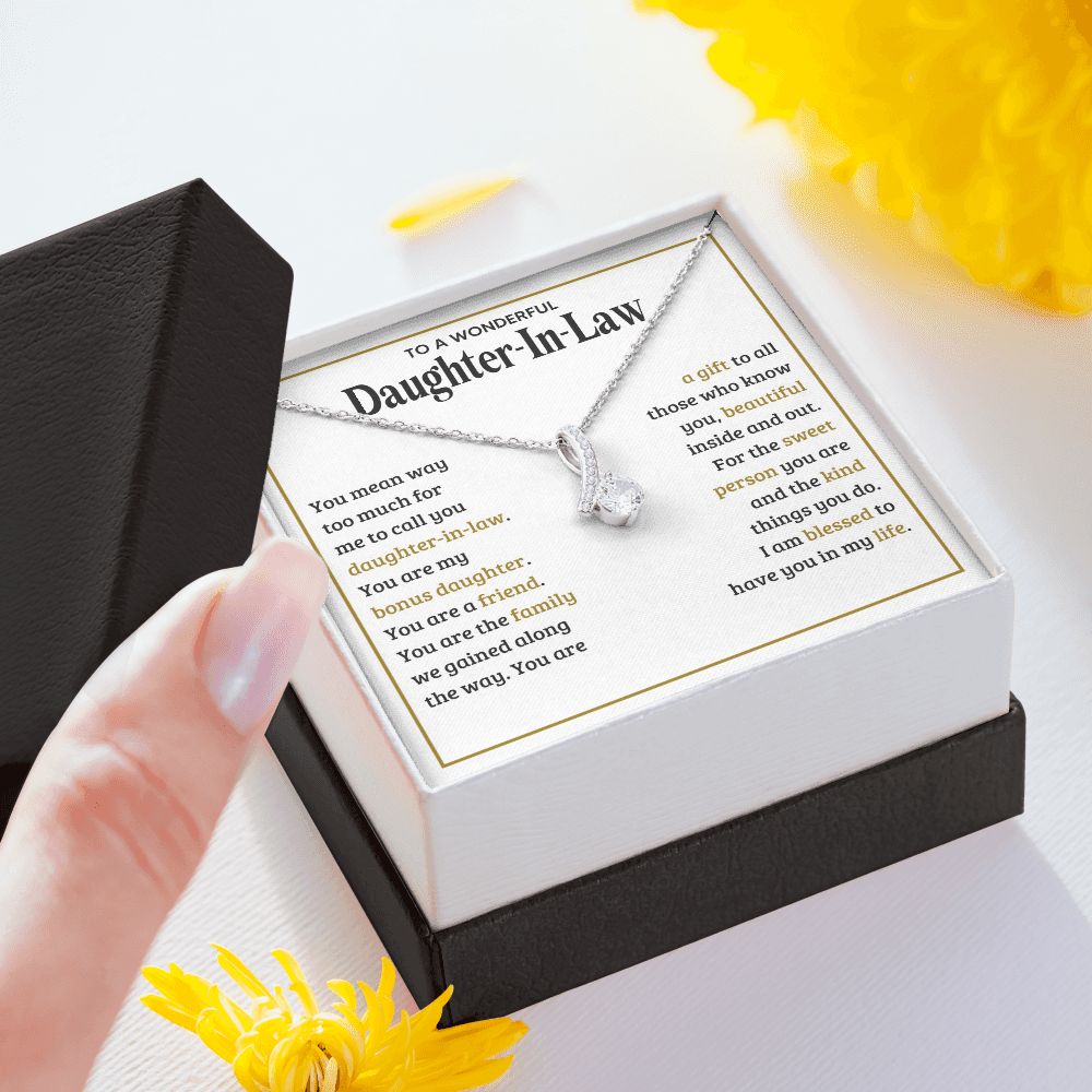 TO MY DAUGHTER IN LAW SWEET PERSON ALLURING BEAUTY NECKLACE GIFT SET