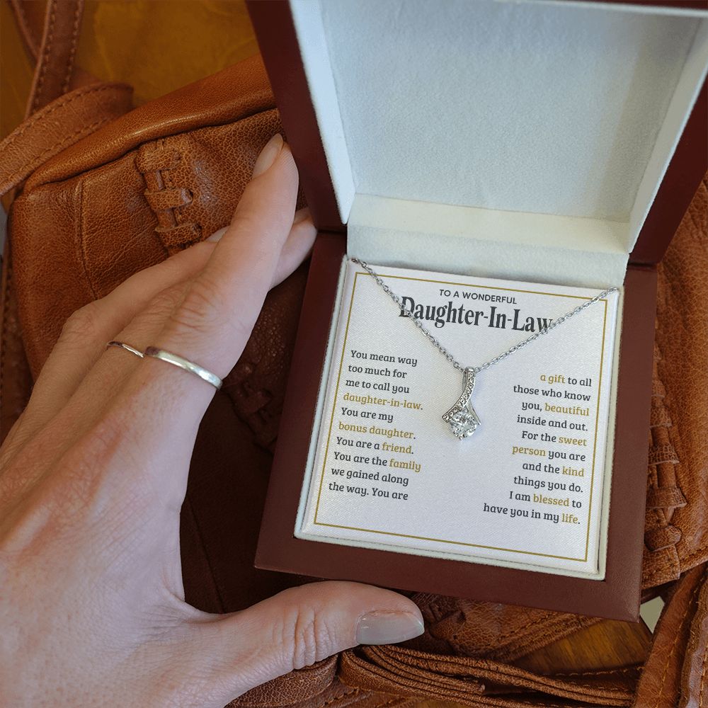 TO MY DAUGHTER IN LAW SWEET PERSON ALLURING BEAUTY NECKLACE GIFT SET