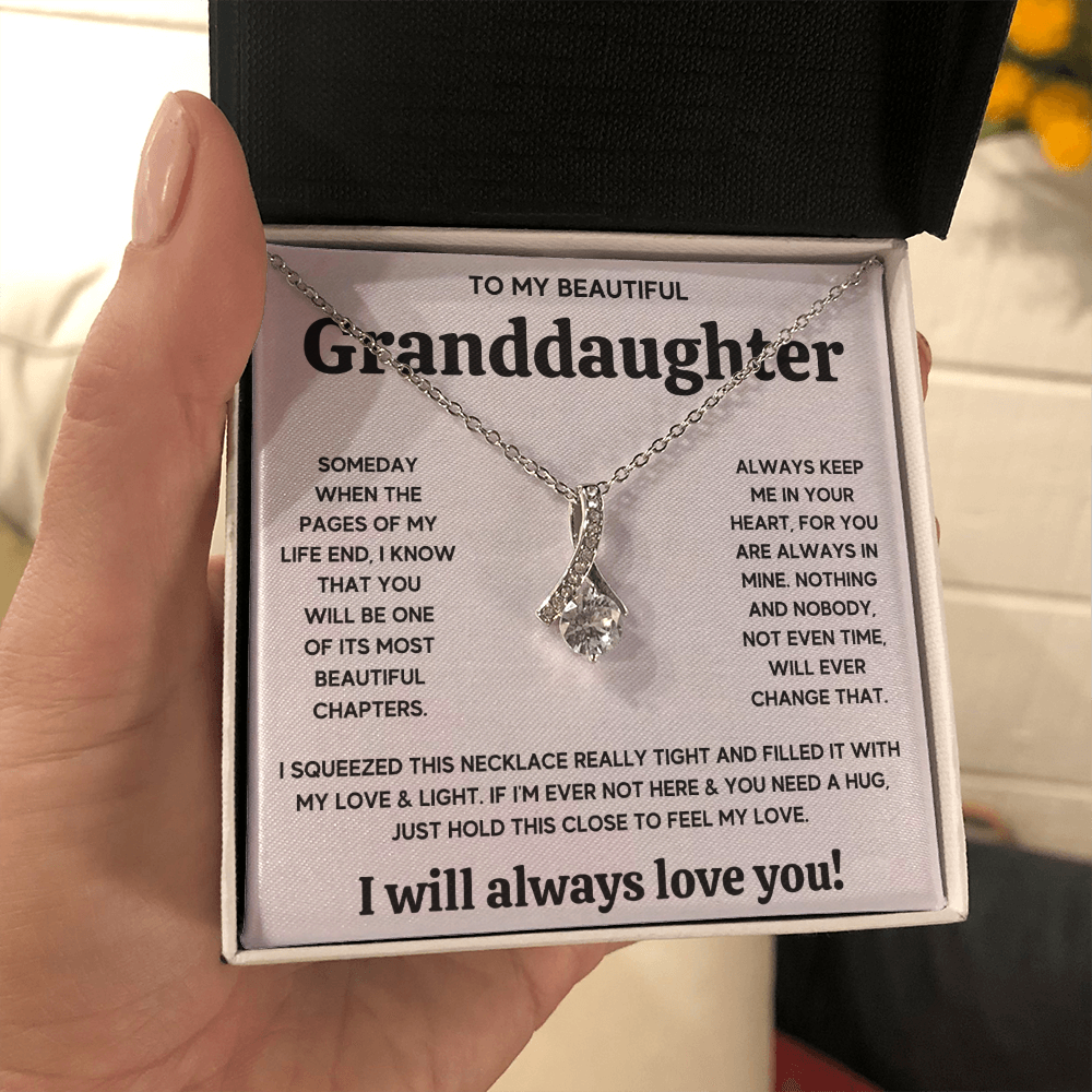 TO MY GRANDDAUGHTER SQUEEZED GOLD ALLURING NECKLACE GIFT SET