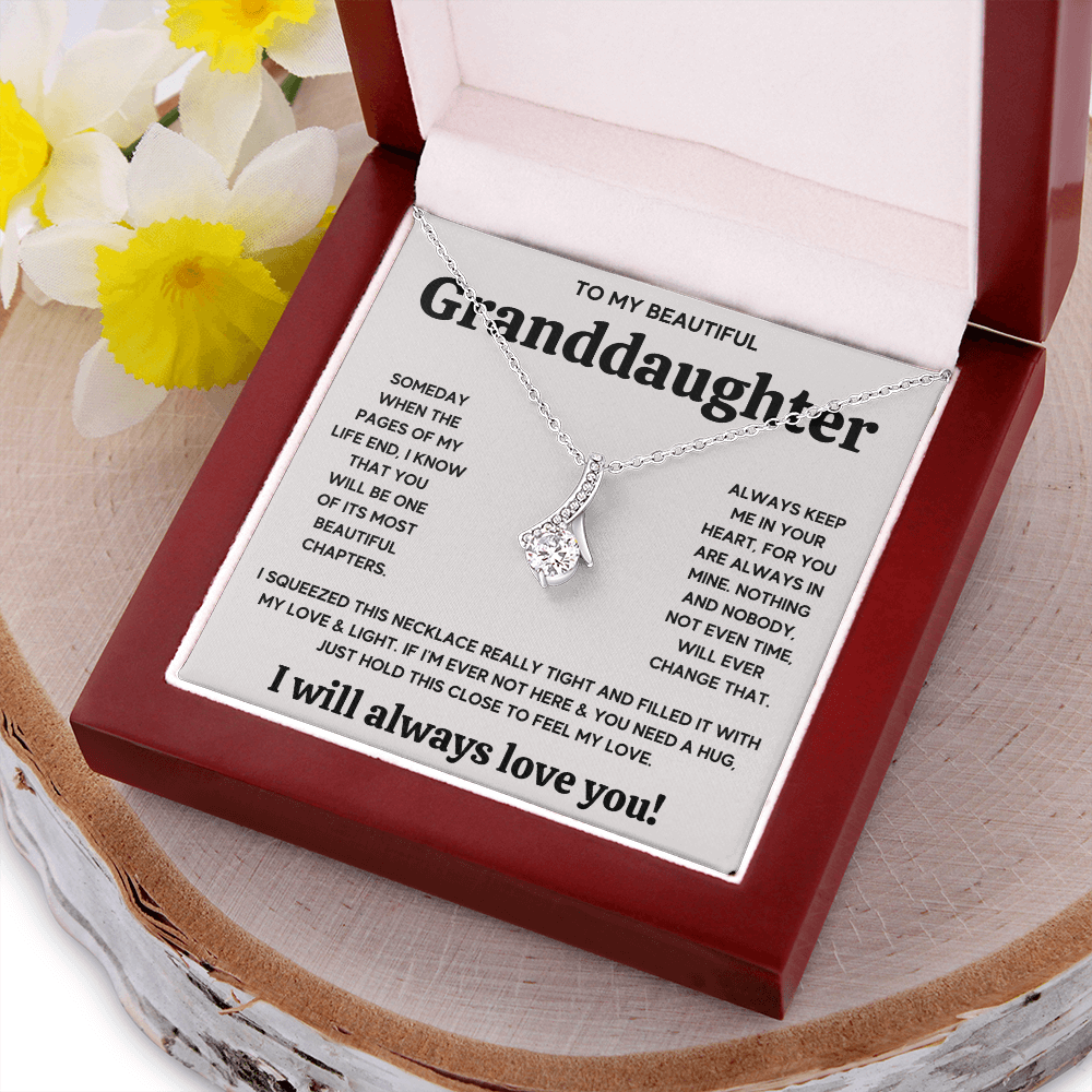 TO MY GRANDDAUGHTER SQUEEZED GOLD ALLURING NECKLACE GIFT SET