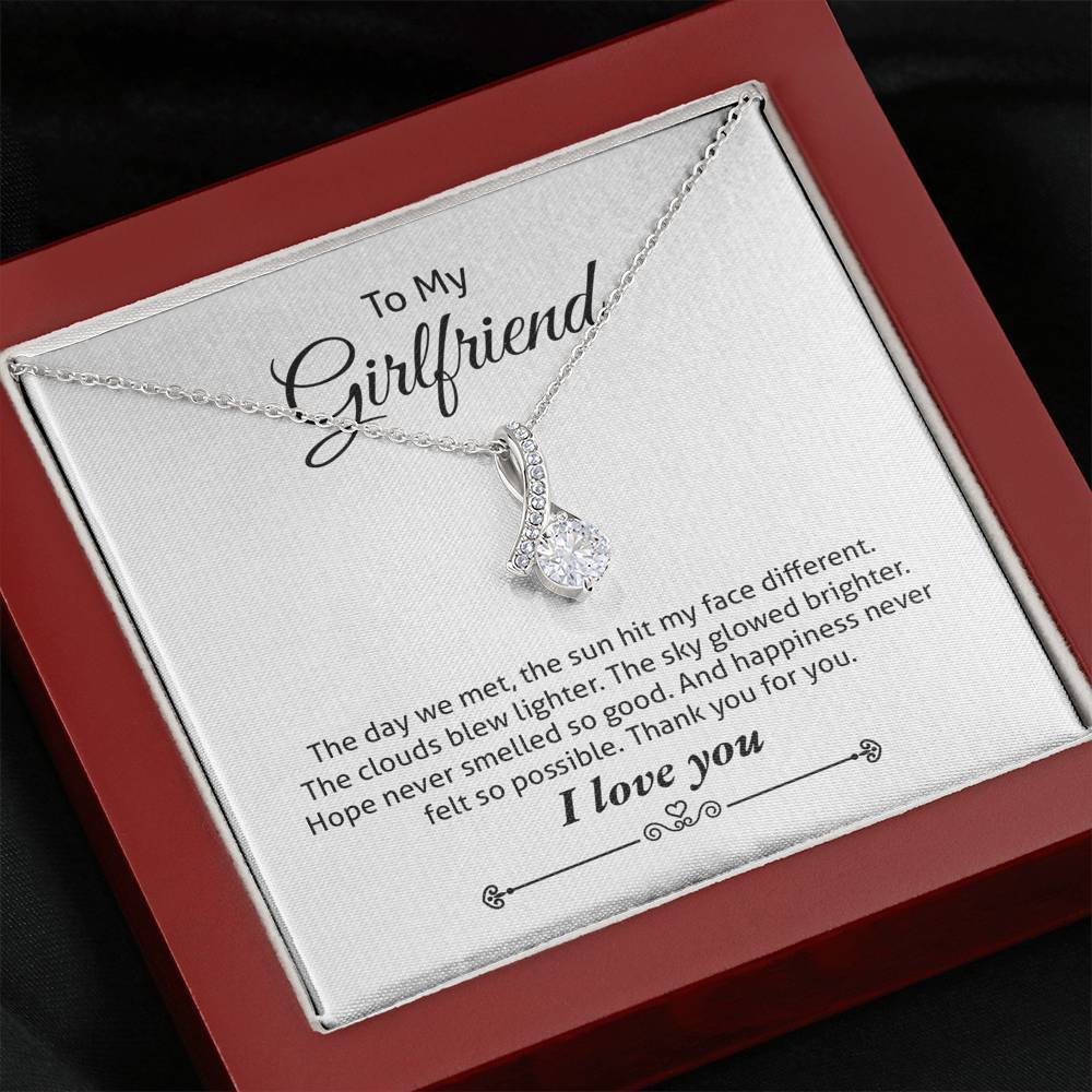 Girlfriend, The Day We Met, Beauty Necklace
