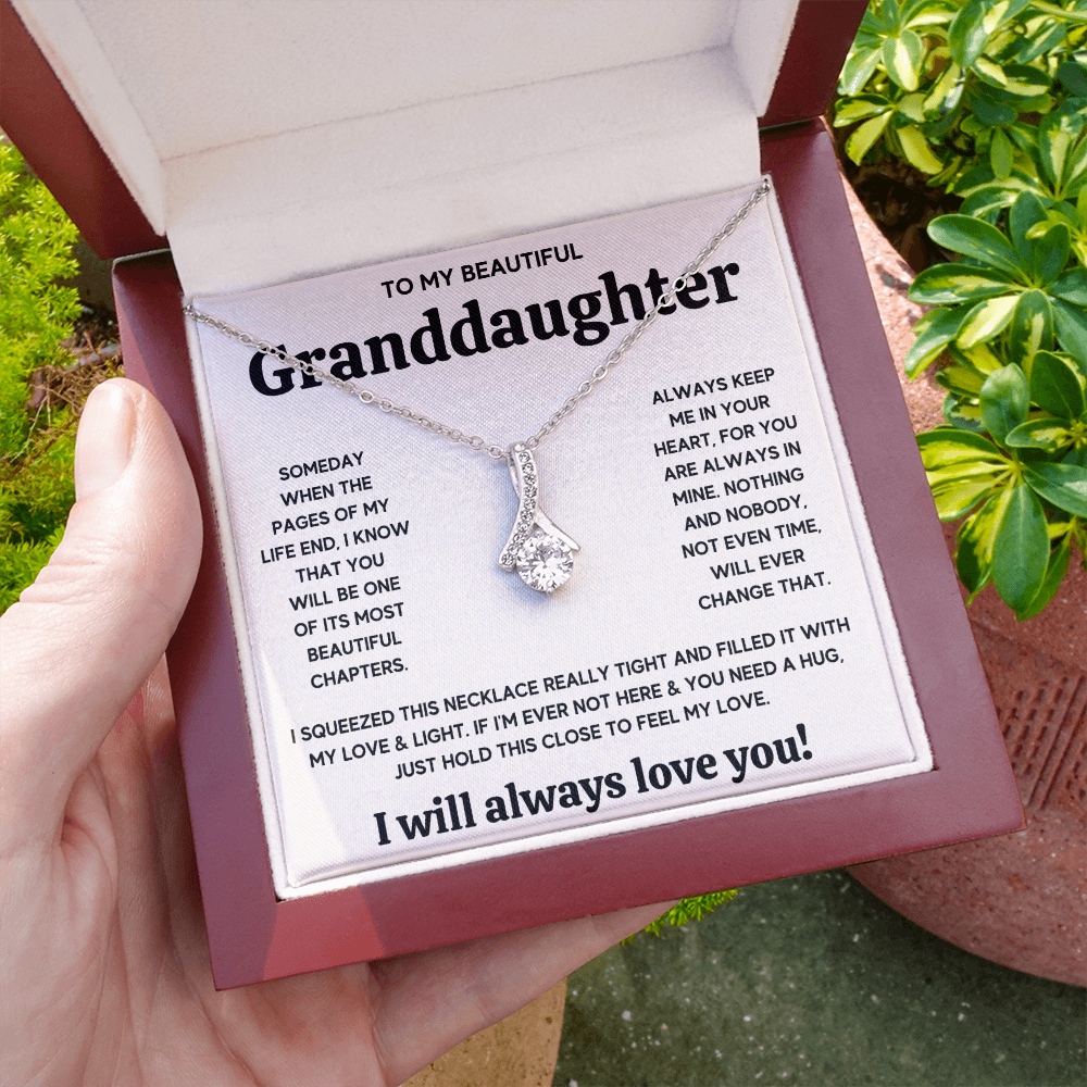 TO MY GRANDDAUGHTER SQUEEZED GOLD ALLURING NECKLACE GIFT SET