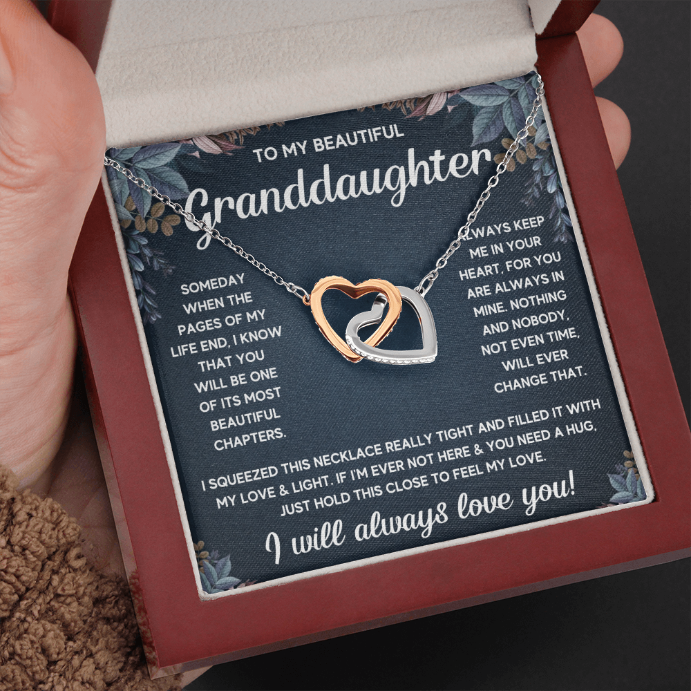 TO MY GRANDDAUGHTER SQUEEZED INTERLOCKING NECKLACE GIFT SET