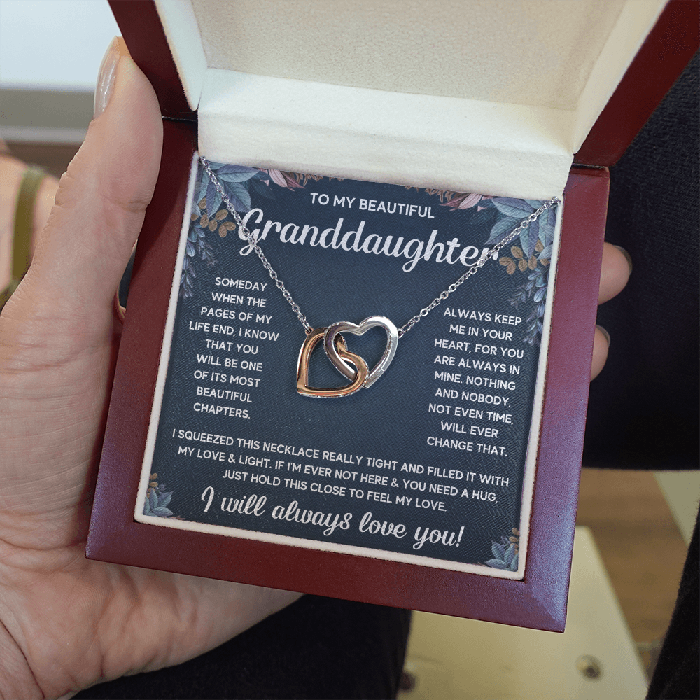 TO MY GRANDDAUGHTER SQUEEZED INTERLOCKING NECKLACE GIFT SET