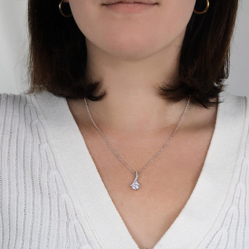 APOLOGIES ALLURING NECKLACE