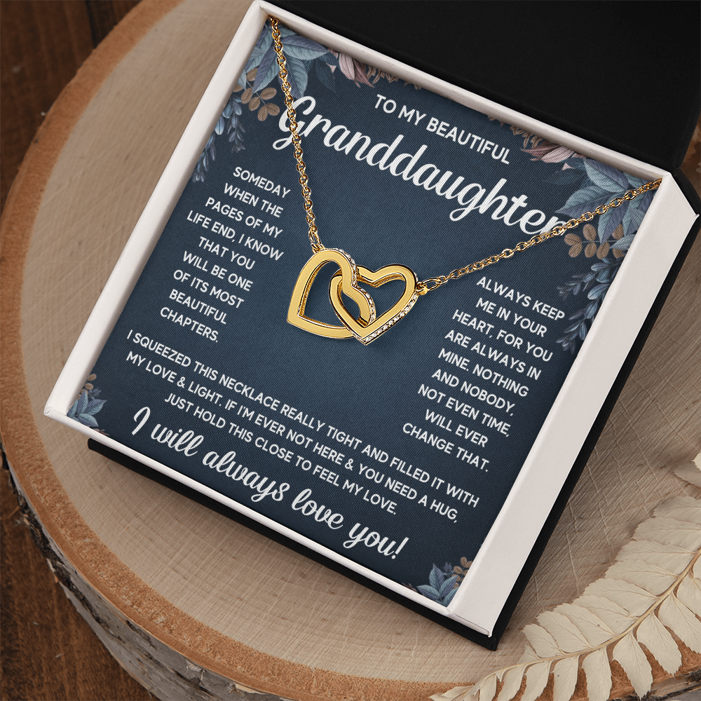 TO MY GRANDDAUGHTER SQUEEZED INTERLOCKING NECKLACE GIFT SET - WHITE & GOLD