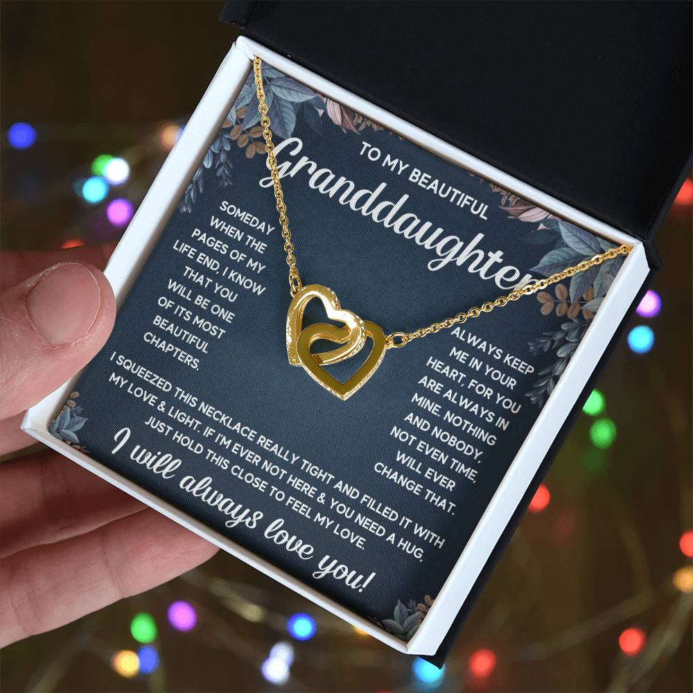 TO MY GRANDDAUGHTER SQUEEZED INTERLOCKING NECKLACE GIFT SET - WHITE & GOLD