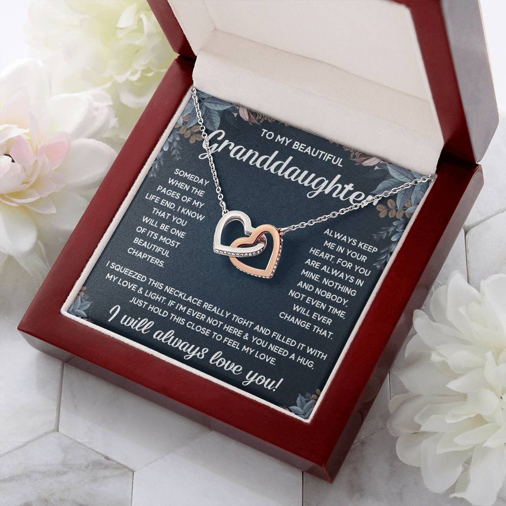 TO MY GRANDDAUGHTER SQUEEZED INTERLOCKING NECKLACE GIFT SET - WHITE & GOLD