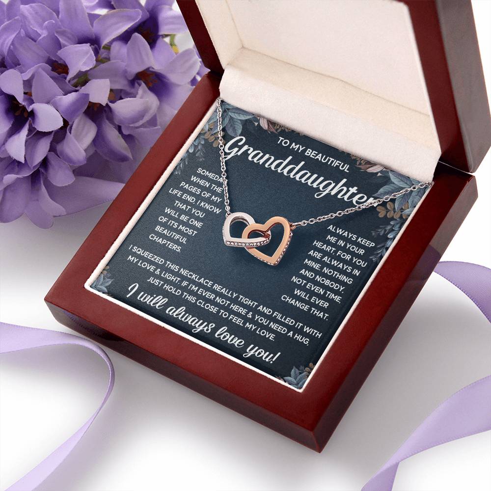 TO MY GRANDDAUGHTER SQUEEZED INTERLOCKING NECKLACE GIFT SET - WHITE & GOLD