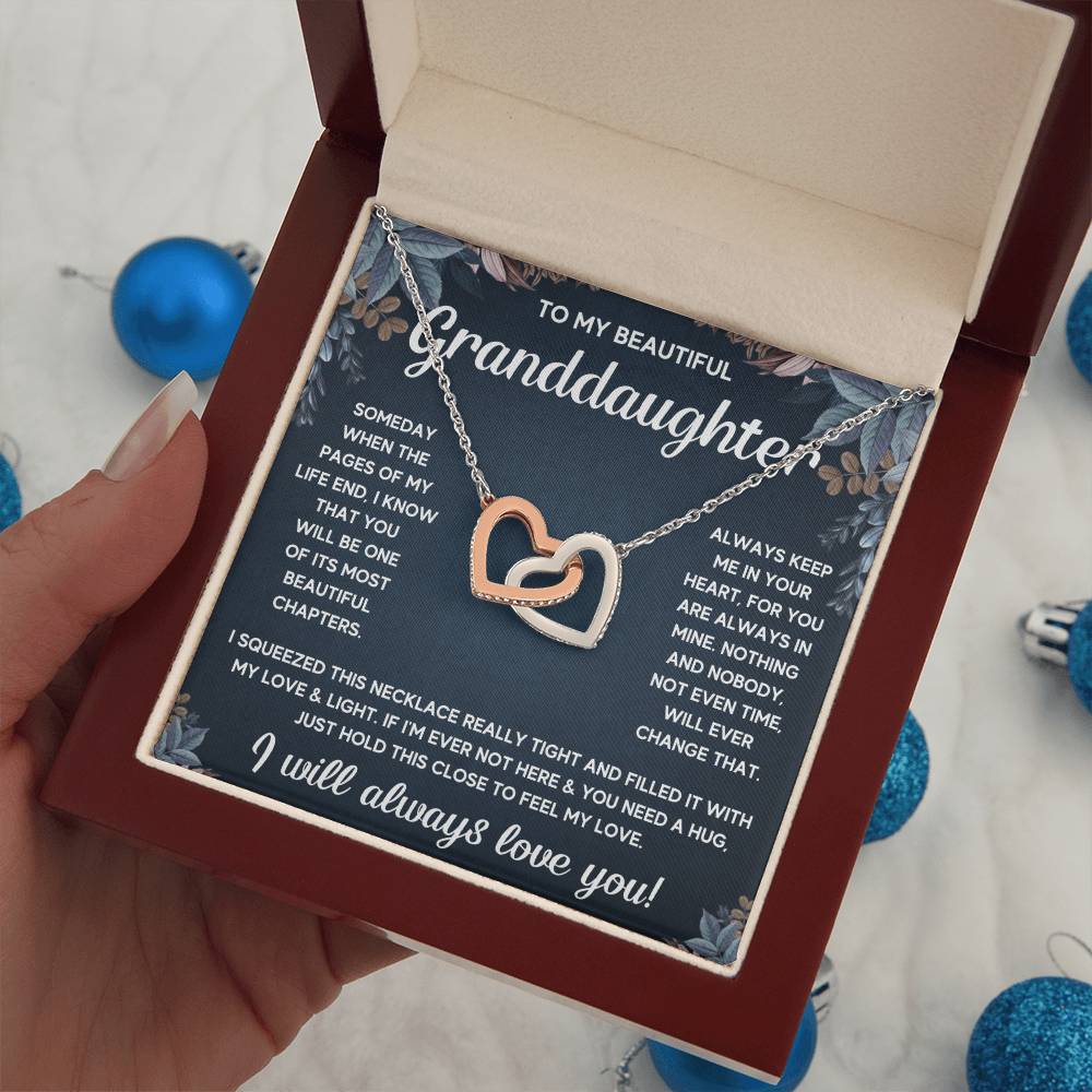 TO MY GRANDDAUGHTER SQUEEZED INTERLOCKING NECKLACE GIFT SET - WHITE & GOLD