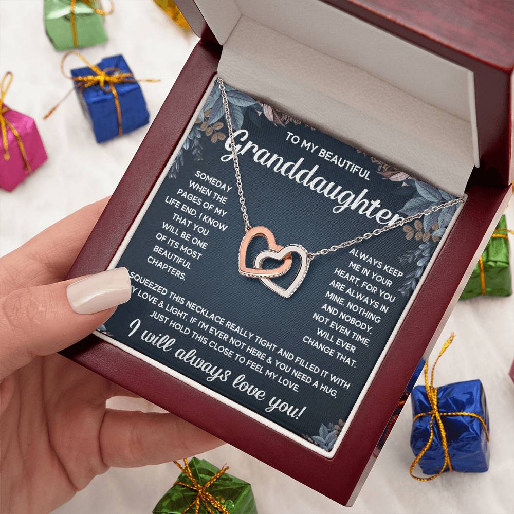 TO MY GRANDDAUGHTER SQUEEZED INTERLOCKING NECKLACE GIFT SET - WHITE & GOLD