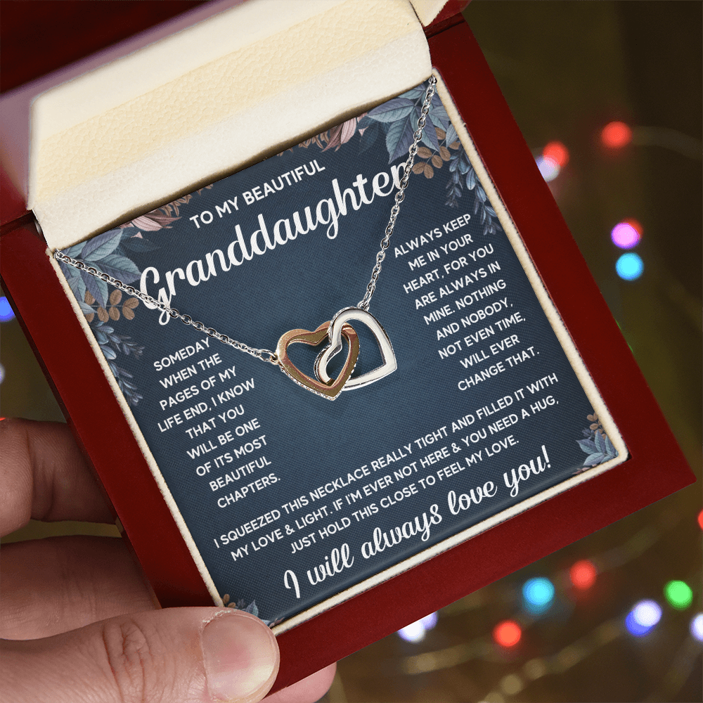 TO MY GRANDDAUGHTER SQUEEZED INTERLOCKING NECKLACE GIFT SET - WHITE & GOLD