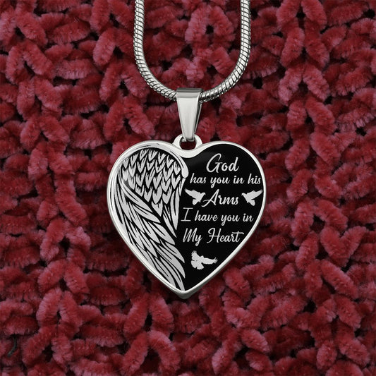 REMEMBRANCE ARMS HEART NECKLACE GIFT SET