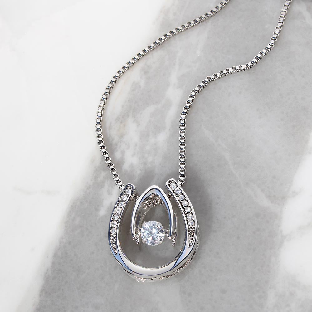 LUCKY IN LOVE NECKLACE GIFT SET