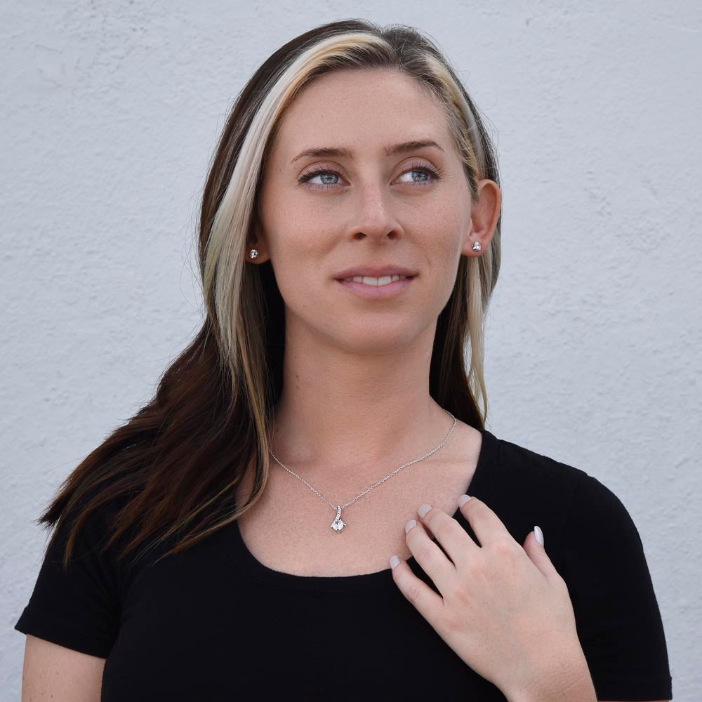 ALLURING BEAUTY NECKLACE AND EARRINGS GIFT SET