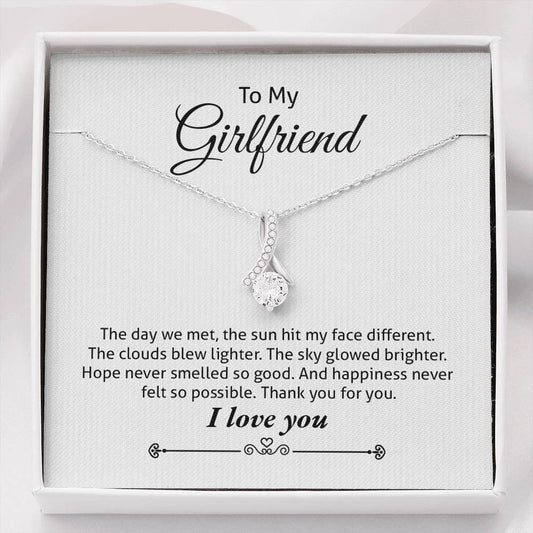 Girlfriend, The Day We Met, Beauty Necklace