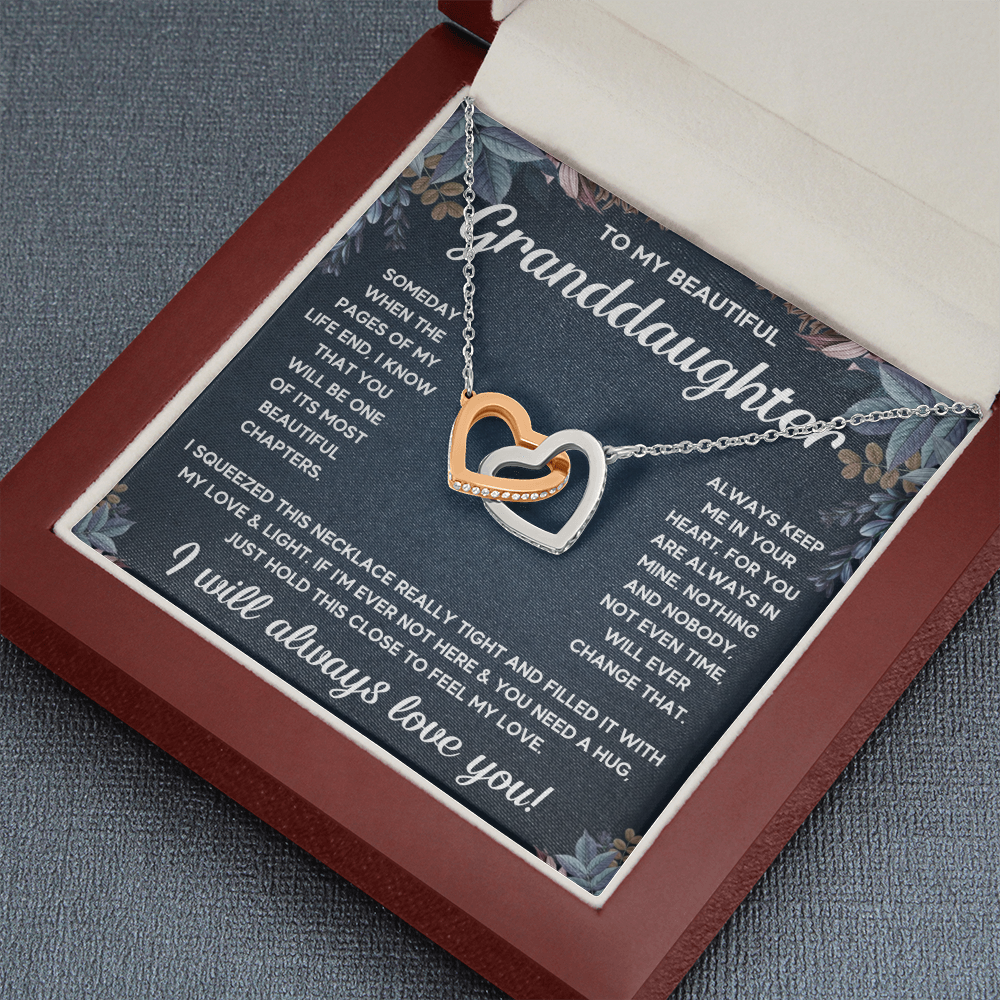 TO MY GRANDDAUGHTER SQUEEZED INTERLOCKING NECKLACE GIFT SET